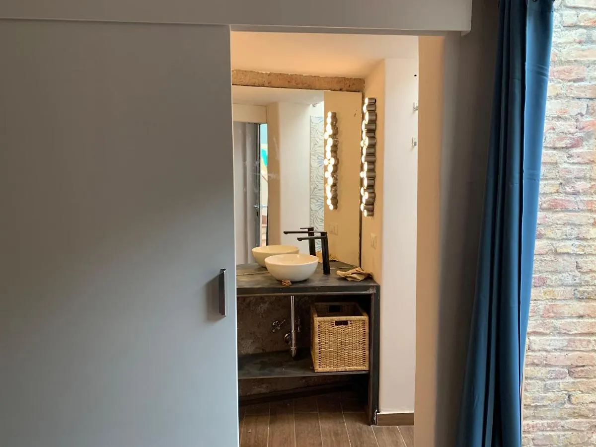 Home Rising Sun - Rooms With Private Bathrooms Aeroporto di Catania Fontana Rossa