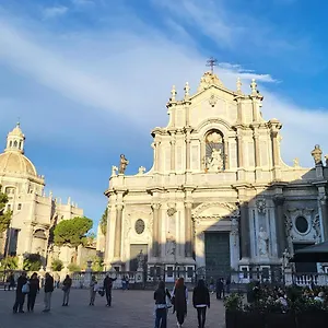 Al Porto Aeroporto di Catania Fontana Rossa